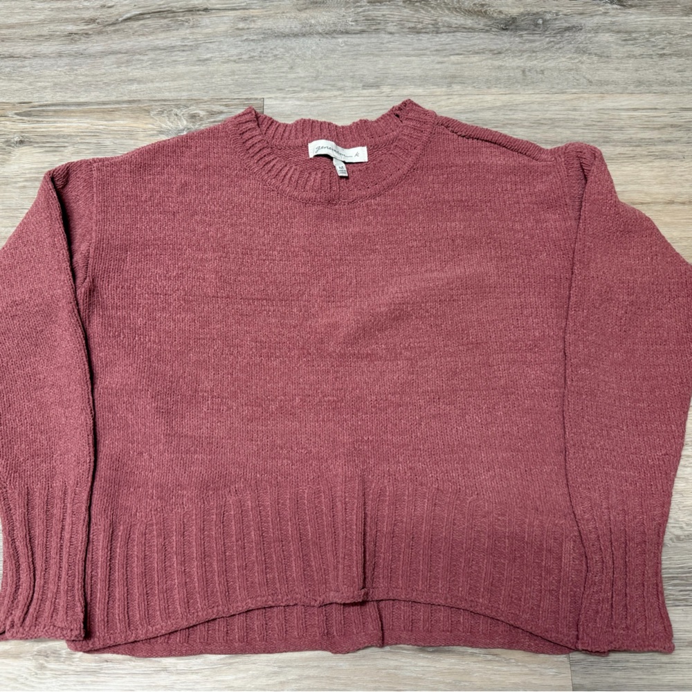 Women’s Medium Generation K Mauve Pullover Sweater